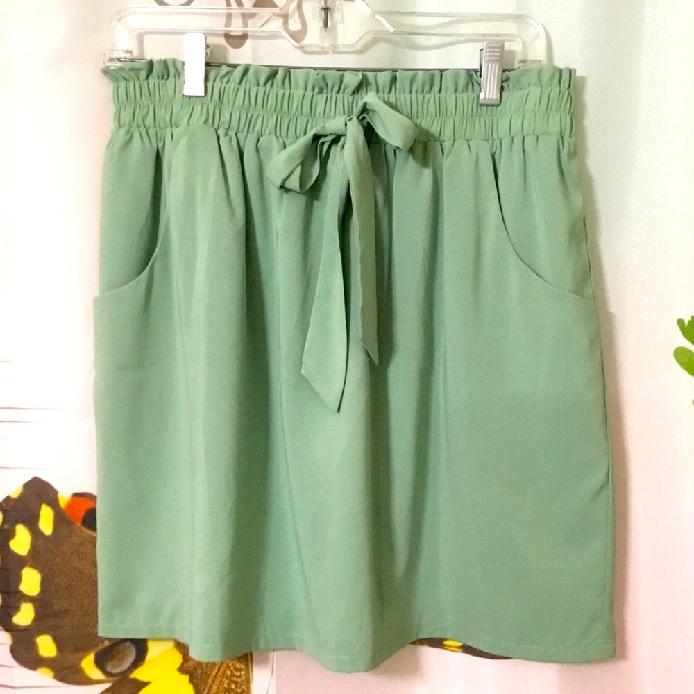 Comme Toi Women's Bow Tie Mini Skirt Stretch Waist Seafoam Green ~ Size Medium